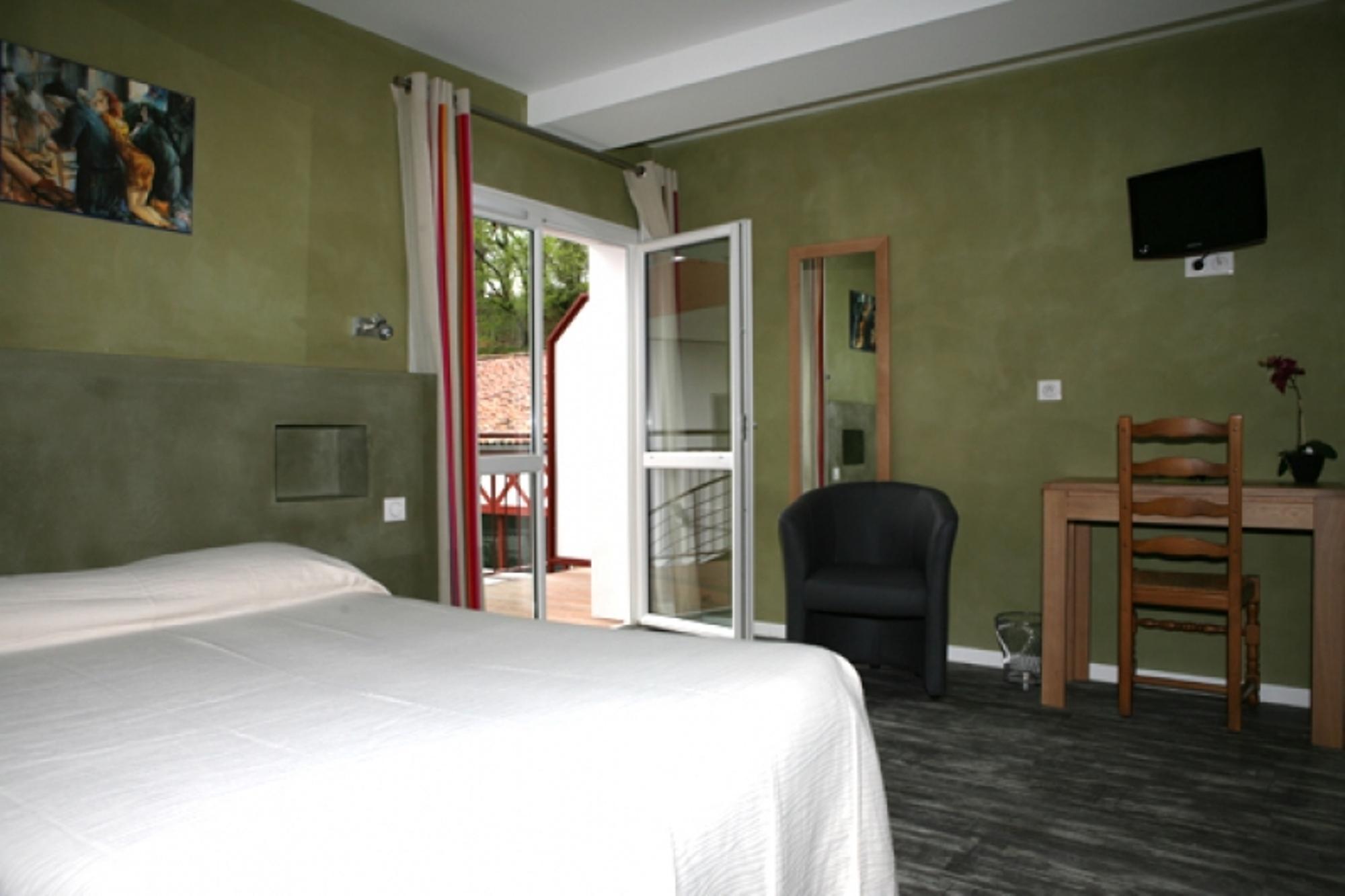Logis Hotel Ur-Hegian エノア エクステリア 写真