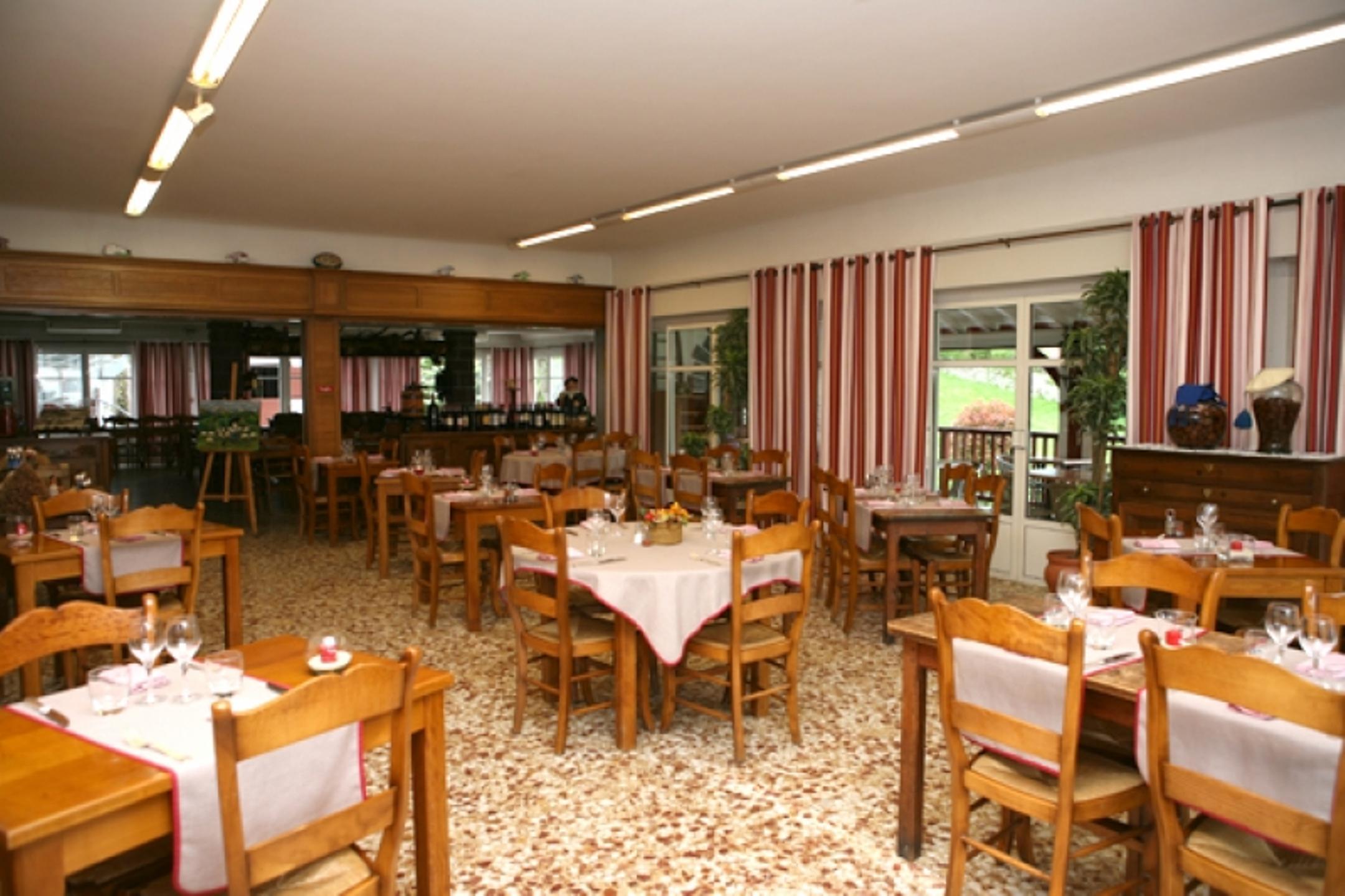 Logis Hotel Ur-Hegian エノア エクステリア 写真