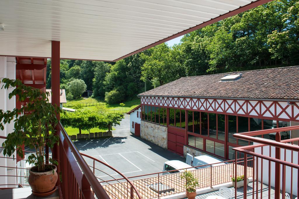 Logis Hotel Ur-Hegian エノア エクステリア 写真
