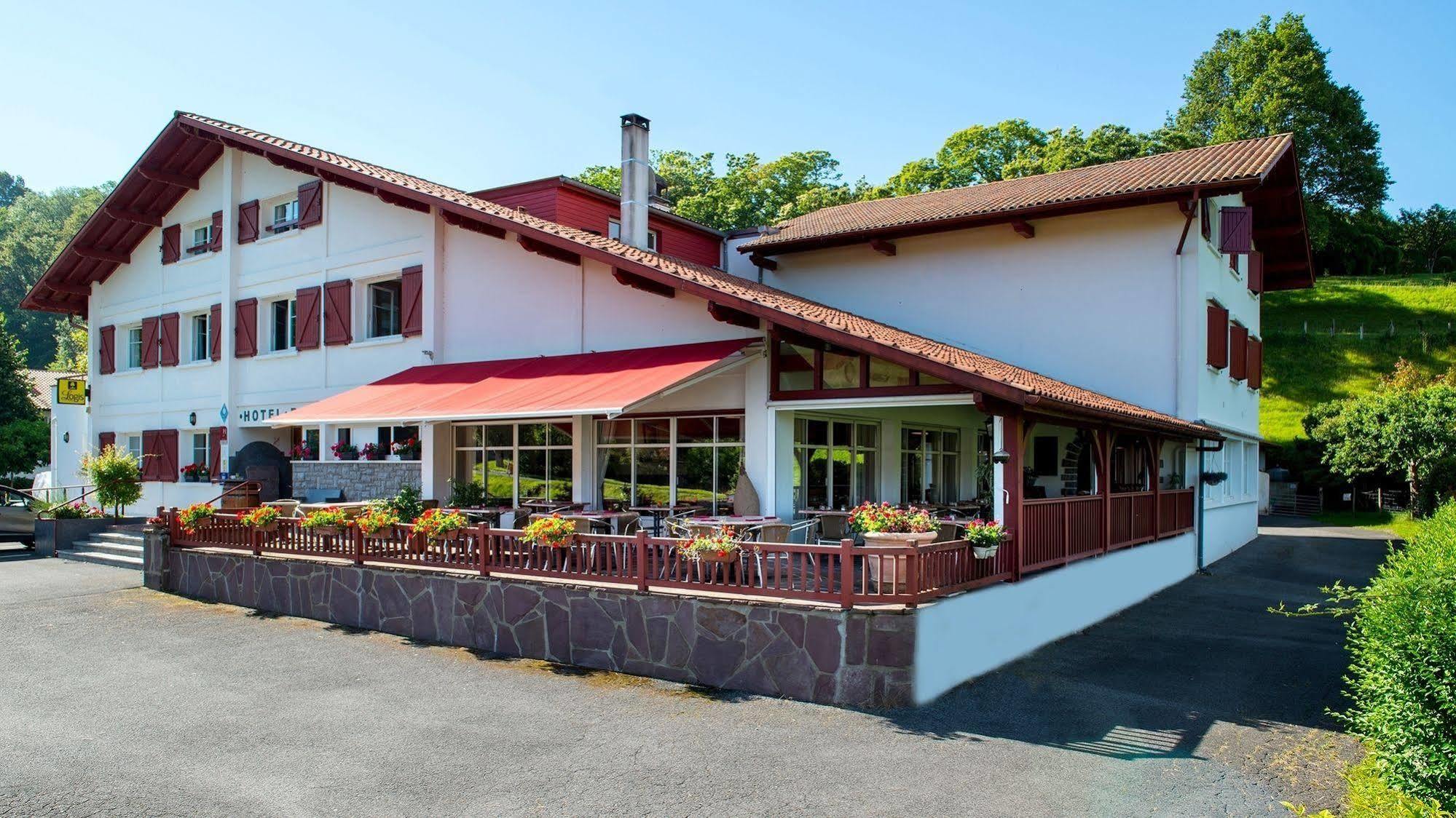 Logis Hotel Ur-Hegian エノア エクステリア 写真