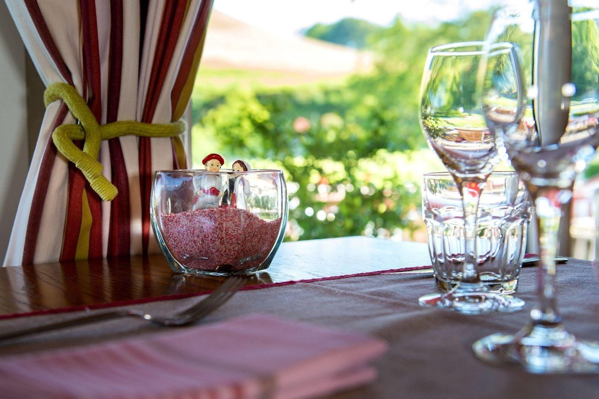 Logis Hotel Ur-Hegian エノア エクステリア 写真