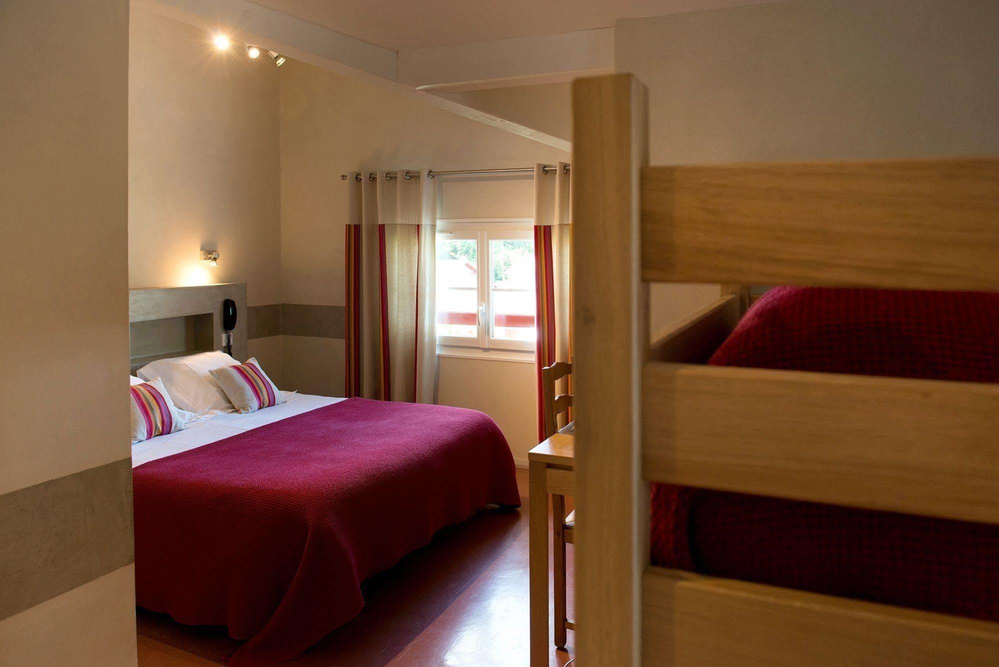 Logis Hotel Ur-Hegian エノア エクステリア 写真