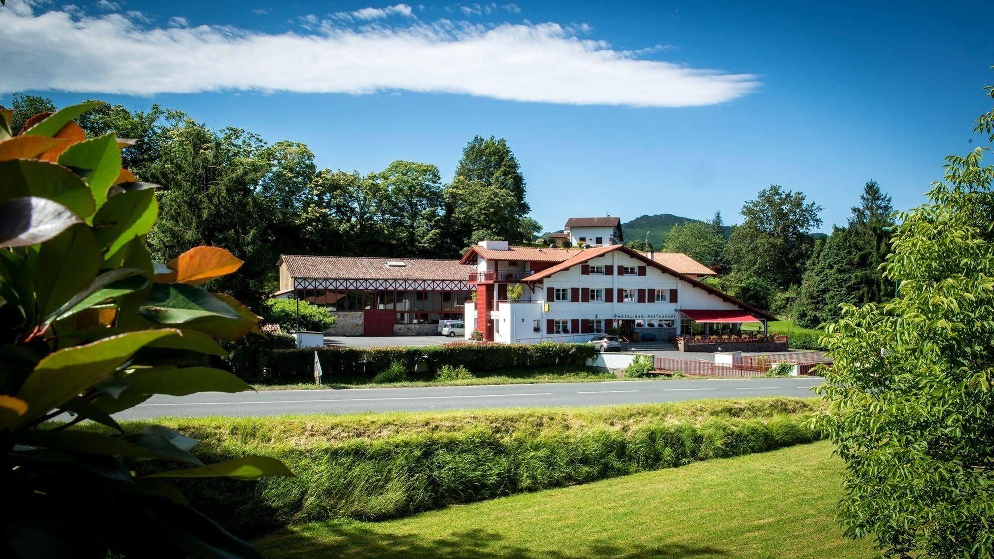Logis Hotel Ur-Hegian エノア エクステリア 写真